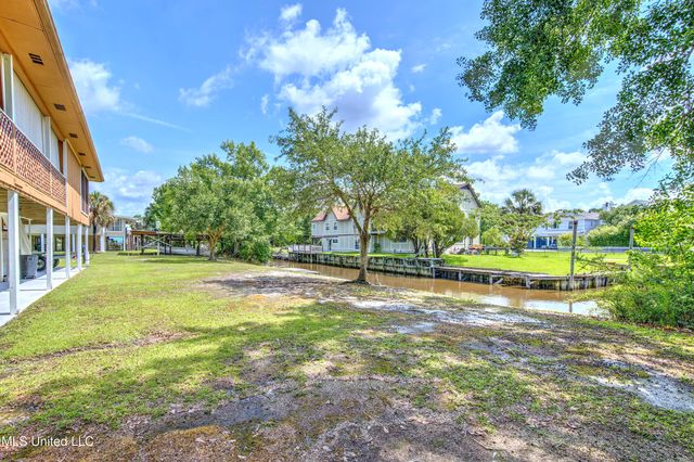 39 Harrison Road, Bay Saint Louis, MS 39520