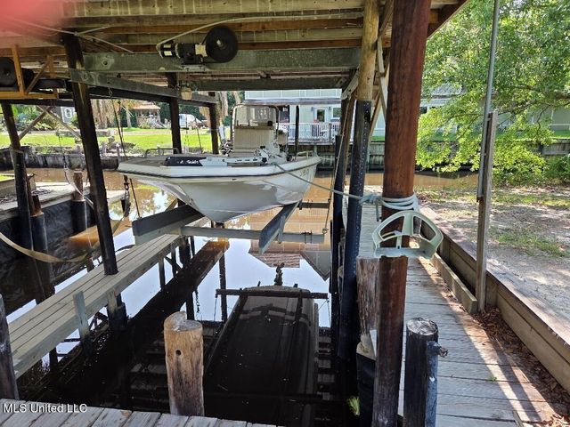 39 Harrison Road, Bay Saint Louis, MS 39520