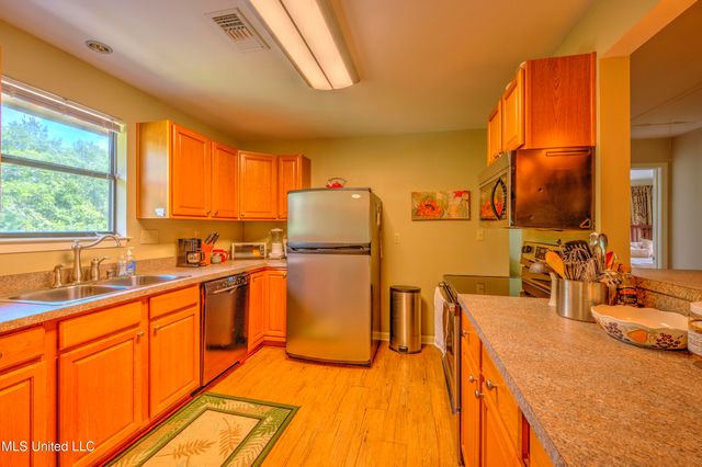 39 Harrison Road, Bay Saint Louis, MS 39520