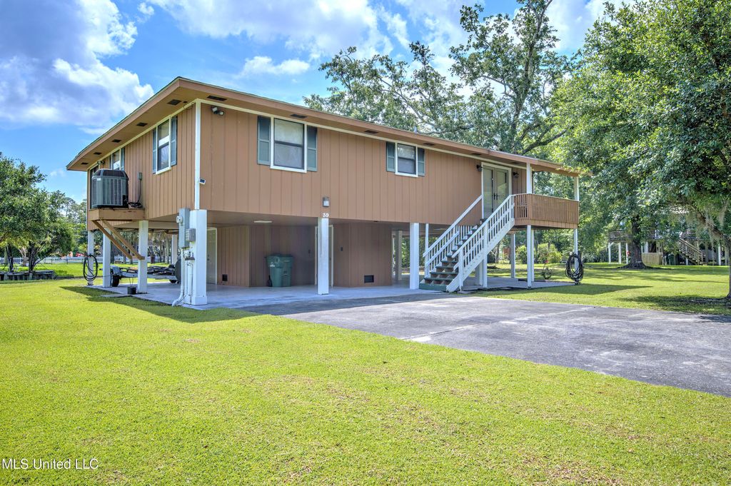 39 Harrison Road, Bay Saint Louis, MS 39520