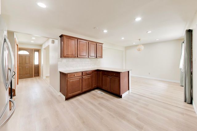 1838 Bluebird Lane, Munster, IN 46321