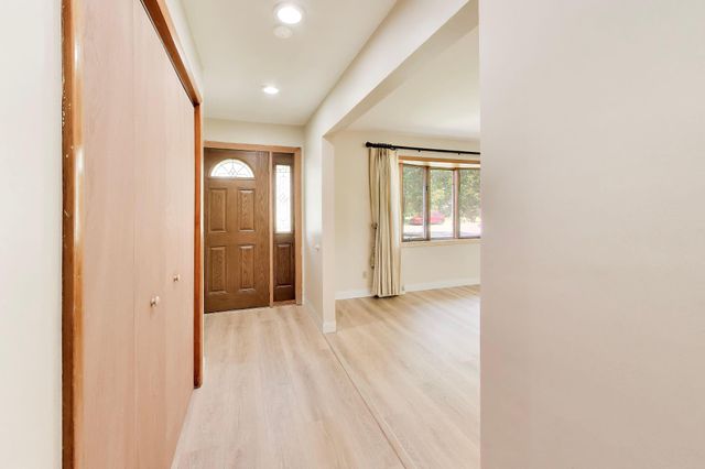 1838 Bluebird Lane, Munster, IN 46321