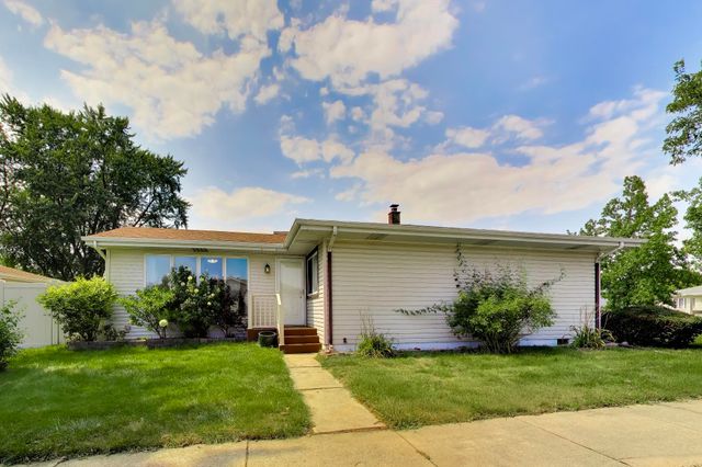 1838 Bluebird Lane, Munster, IN 46321