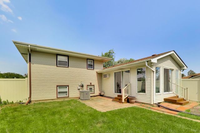 1838 Bluebird Lane, Munster, IN 46321