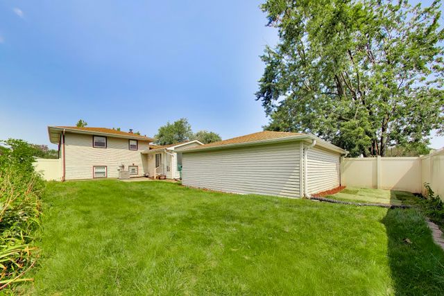 1838 Bluebird Lane, Munster, IN 46321