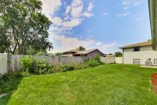 1838 Bluebird Lane, Munster, IN 46321