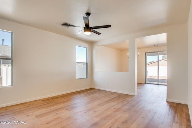 8296 W Razorbill Drive, Tucson, AZ 85757