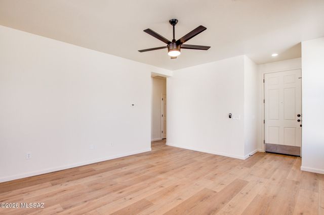 8296 W Razorbill Drive, Tucson, AZ 85757