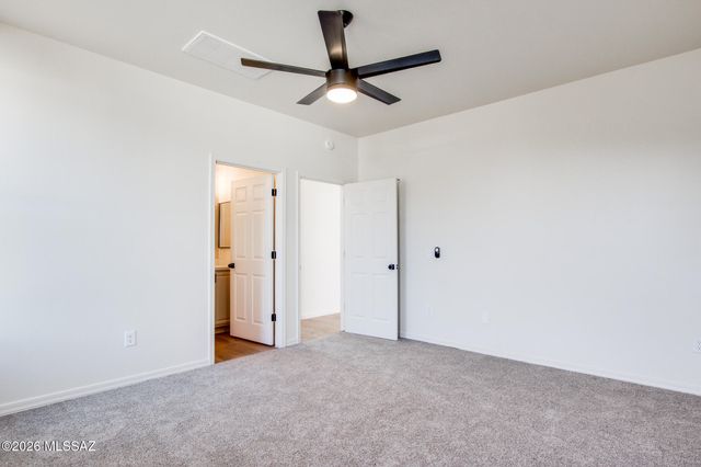 8296 W Razorbill Drive, Tucson, AZ 85757