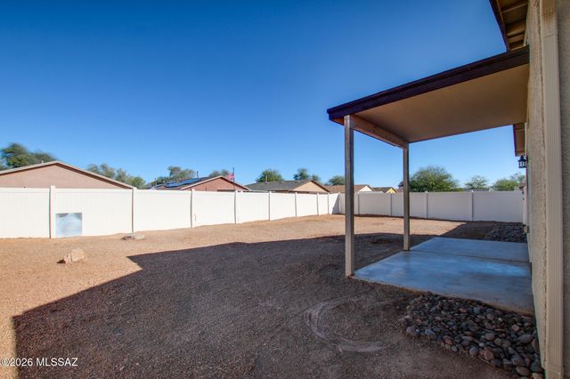 8296 W Razorbill Drive, Tucson, AZ 85757