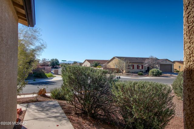 8296 W Razorbill Drive, Tucson, AZ 85757