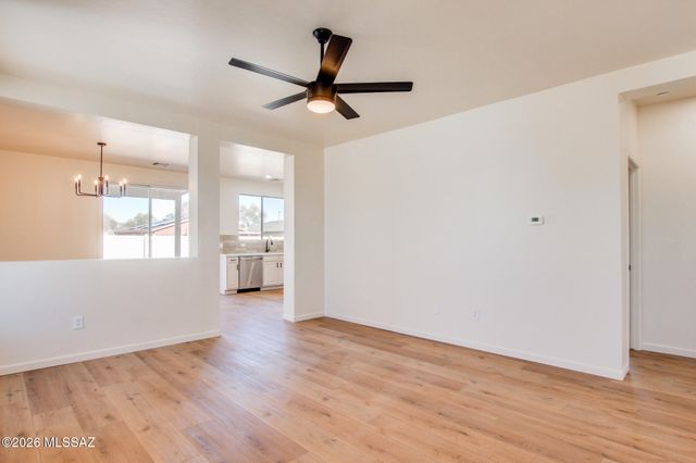 8296 W Razorbill Drive, Tucson, AZ 85757