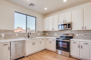 8296 W Razorbill Drive, Tucson, AZ 85757