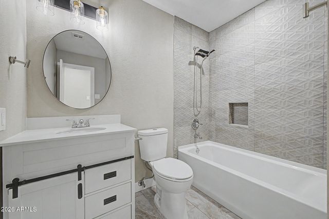 3628 W BANFF Lane, Phoenix, AZ 85053