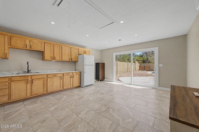 3628 W BANFF Lane, Phoenix, AZ 85053