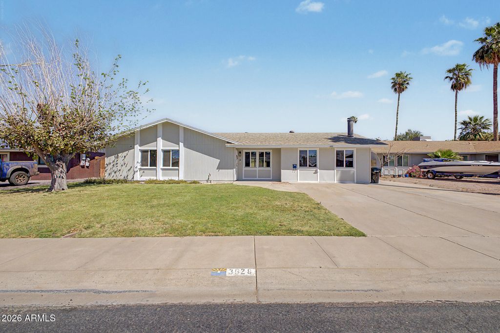 3628 W BANFF Lane, Phoenix, AZ 85053