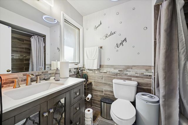 18311 Holland Road, Lansing, IL 60438