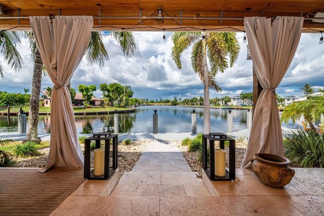 6541 NE 20th Avenue, Fort Lauderdale, FL 33308