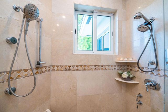 6541 NE 20th Avenue, Fort Lauderdale, FL 33308