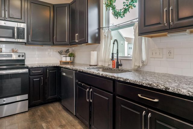 623 Azalea Fields Drive, Blacklick, OH 43004