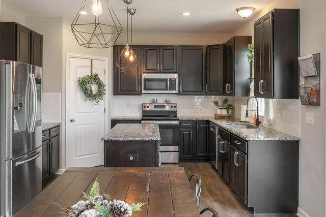 623 Azalea Fields Drive, Blacklick, OH 43004