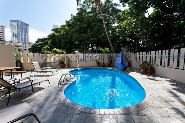 444 Kanekapolei Street 1204, Honolulu, HI 96815