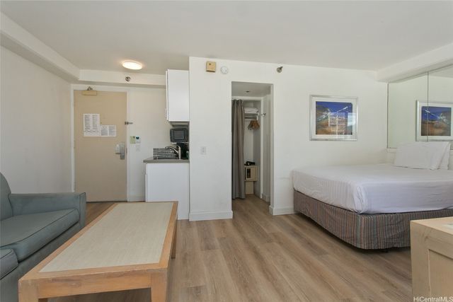 444 Kanekapolei Street 1204, Honolulu, HI 96815