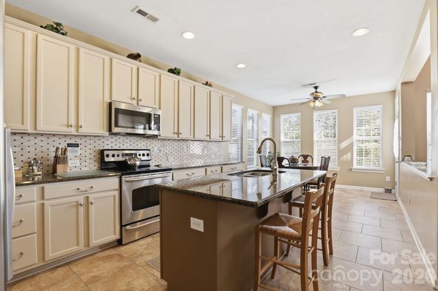 10122 Whiteburn Court, Charlotte, NC 28278