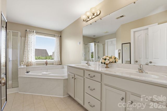 10122 Whiteburn Court, Charlotte, NC 28278