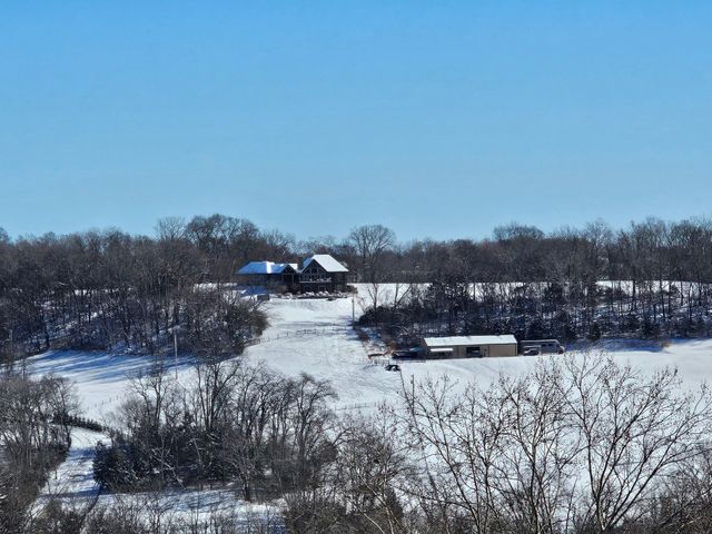 2886 Fly Rd, Santa Fe, TN 38482