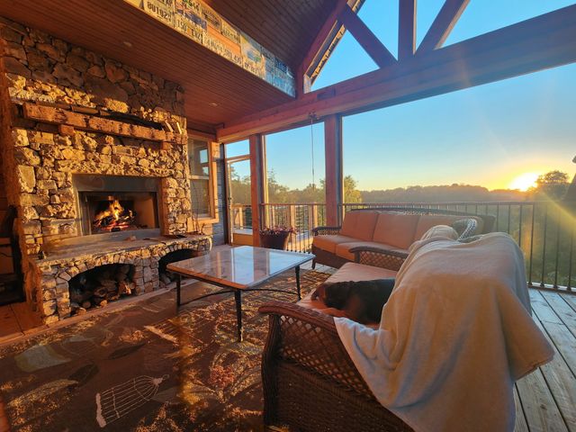 2886 Fly Rd, Santa Fe, TN 38482