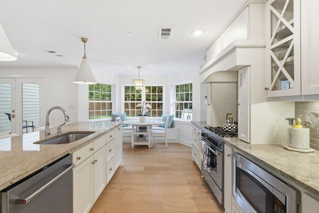 9677 Crestedge Drive, Dallas, TX 75238