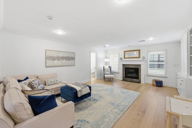 9677 Crestedge Drive, Dallas, TX 75238