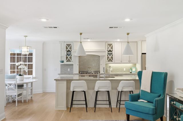 9677 Crestedge Drive, Dallas, TX 75238