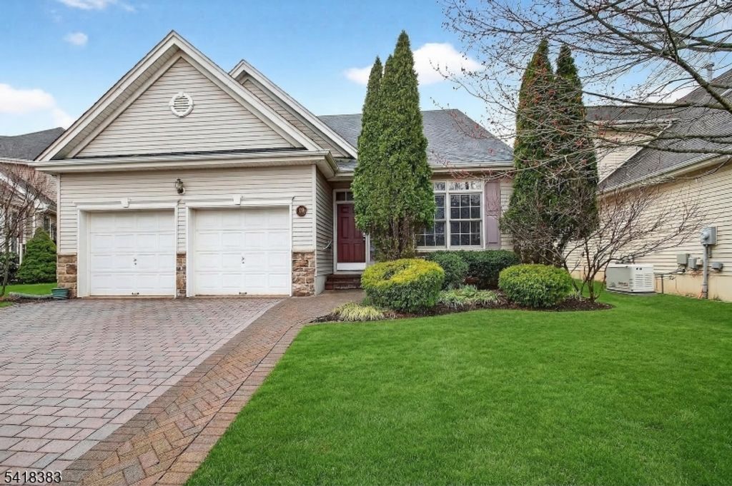 19 Witherspoon Way, Franklin Twp., NJ 08873