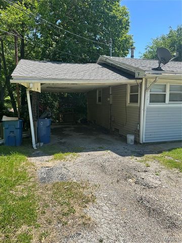 2200 Judson Avenue, Alton, IL 62002
