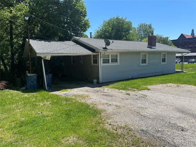 2200 Judson Avenue, Alton, IL 62002