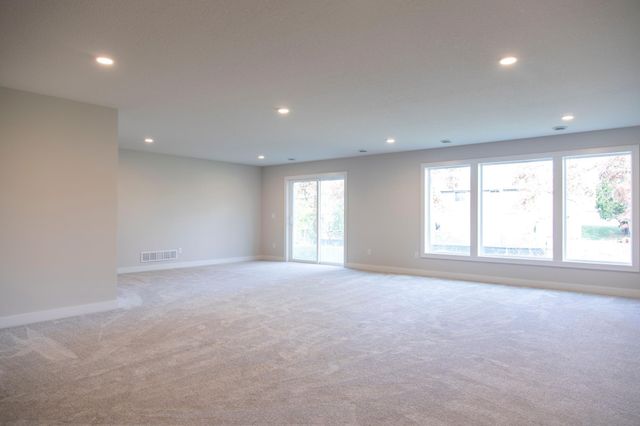 3710 Knightsbridge Lane N, Lake Elmo, MN 55042