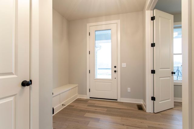 3710 Knightsbridge Lane N, Lake Elmo, MN 55042