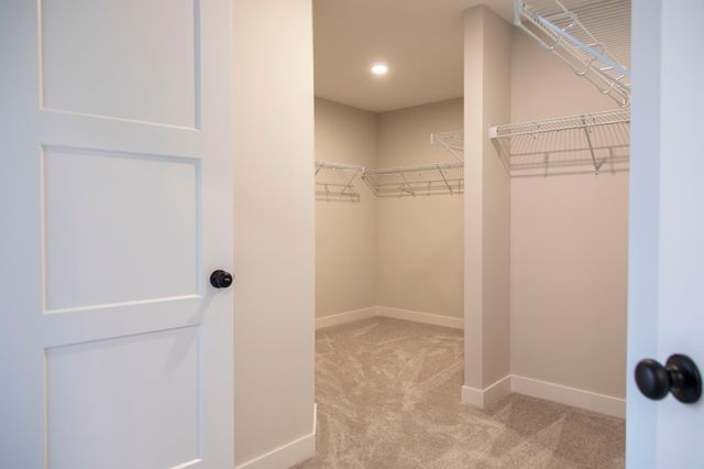 3710 Knightsbridge Lane N, Lake Elmo, MN 55042