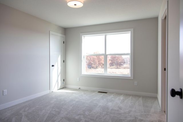 3710 Knightsbridge Lane N, Lake Elmo, MN 55042