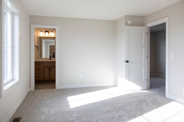 3710 Knightsbridge Lane N, Lake Elmo, MN 55042