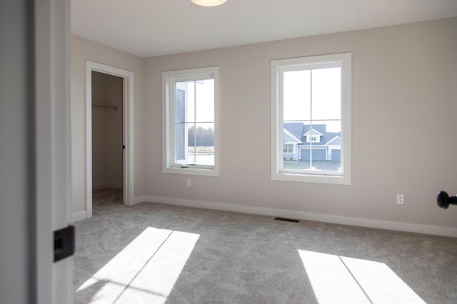3710 Knightsbridge Lane N, Lake Elmo, MN 55042