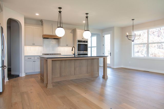 3710 Knightsbridge Lane N, Lake Elmo, MN 55042