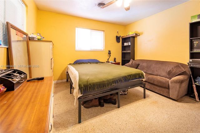 600 SW 11th Ave, Hallandale Beach, FL 33009