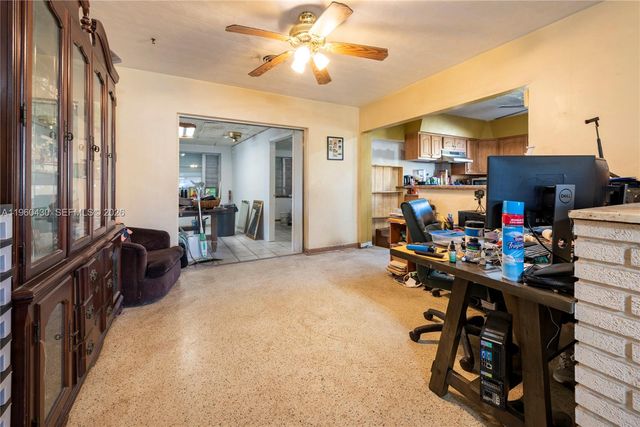 600 SW 11th Ave, Hallandale Beach, FL 33009