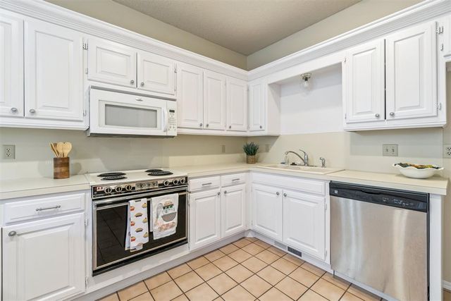 1899 Saddleback Boulevard 15, Norman, OK 73072