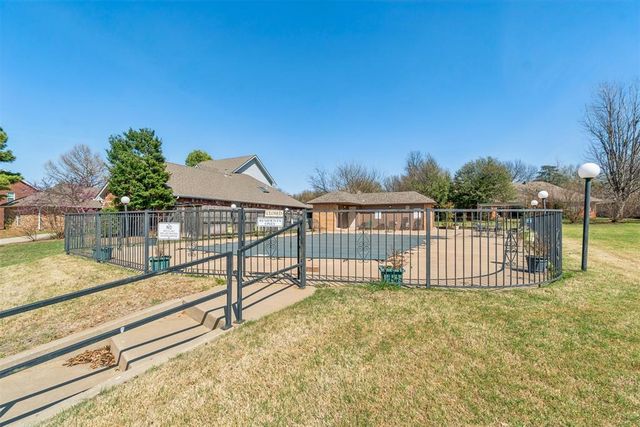 1899 Saddleback Boulevard 15, Norman, OK 73072
