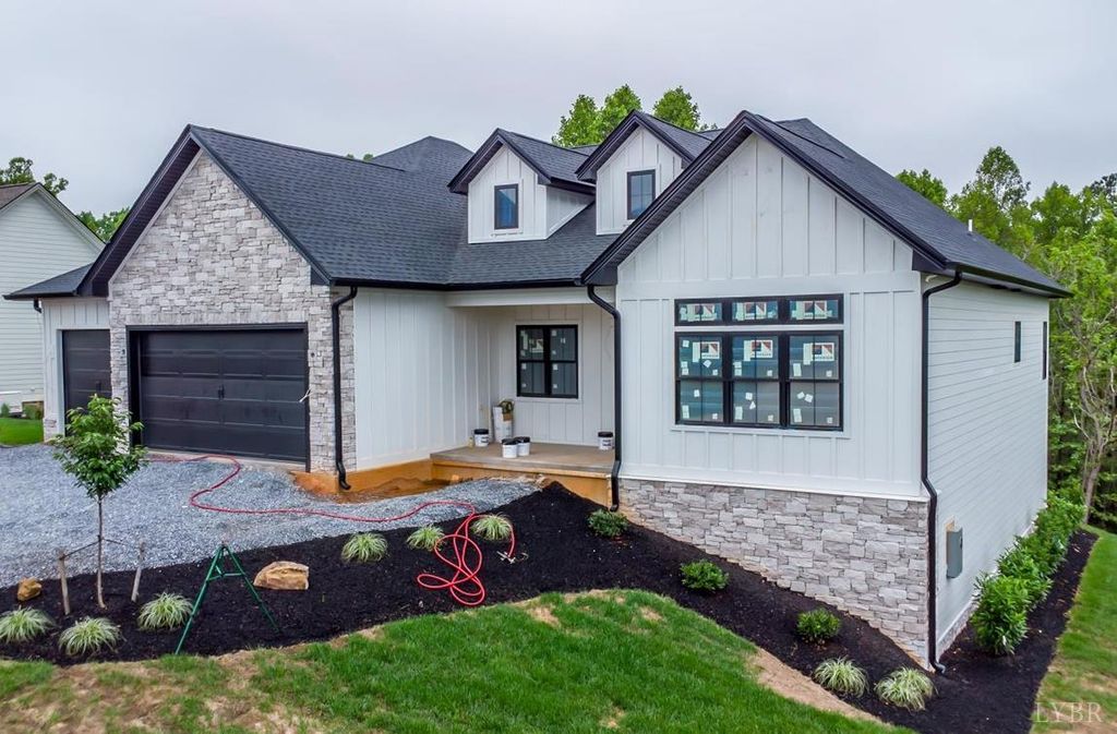 1037 Westerham Court, Huddleston, VA 24104