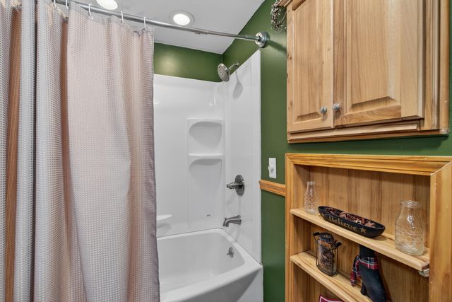 3465 E Bacon Road, Hillsdale, MI 49242